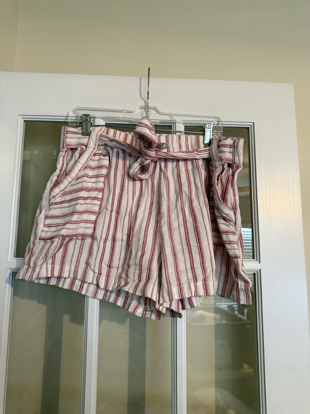 Cato women’s white red striped shorts tie front pull on XL unique